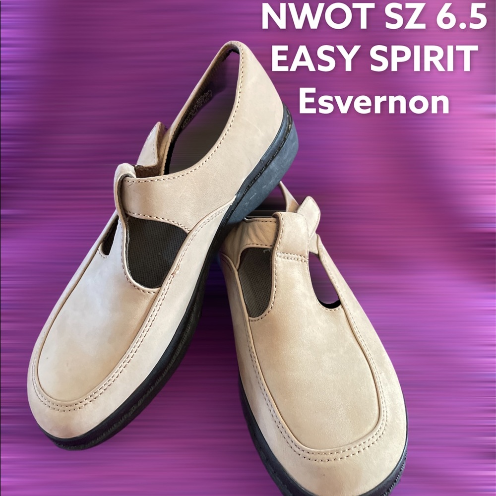 Easy Spirit Esvernon Sz  6.5 M Flats NWOT 🛍